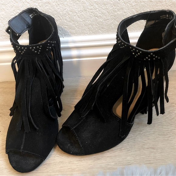 Chinese Laundry Boho genuine suede fringe stacked wood heel sandal booties … - Picture 1 of 7